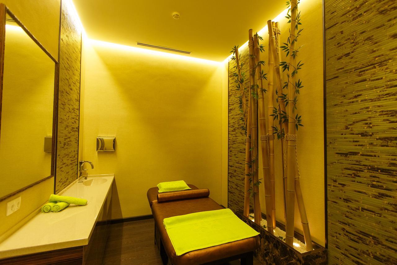Sultan Palace Hotel Atyraū Eksteriør billede A treatment room at a spa