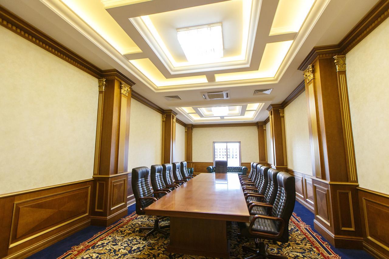 Sultan Palace Hotel Atyraū Eksteriør billede The meeting room of the National Assembly
